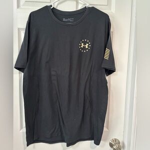 Under Armour Black and Gold Short Sleeve Tee